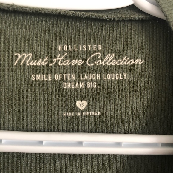 2/2 HOLLISTER long sleeve crop top - Picture 4 of 4